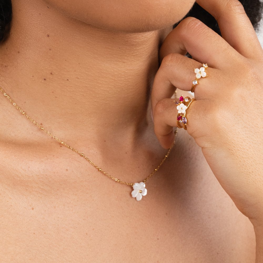 Emily - White Blossom Flower Necklace